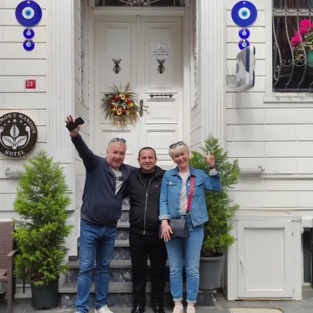 Hotel Solomon's Mansion