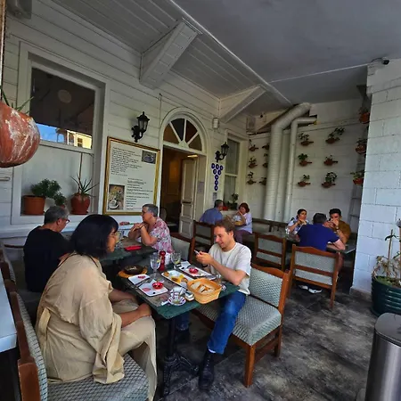 Solomon's Mansion Hotel