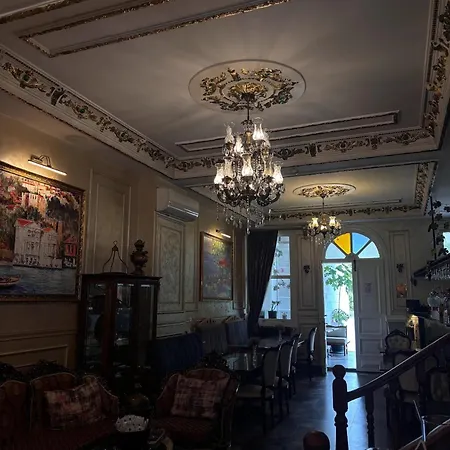 Solomon's Mansion Hotel
