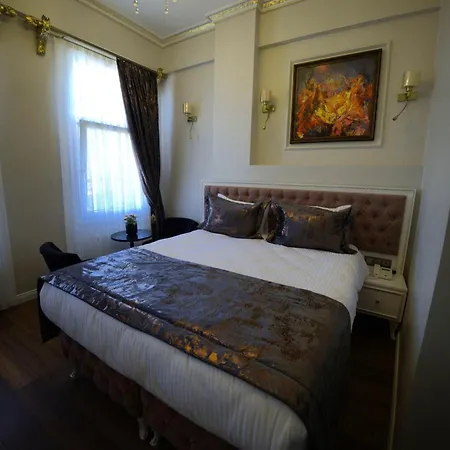 Hotel Solomon's Mansion