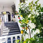 فندق Solomon's Mansion 3*