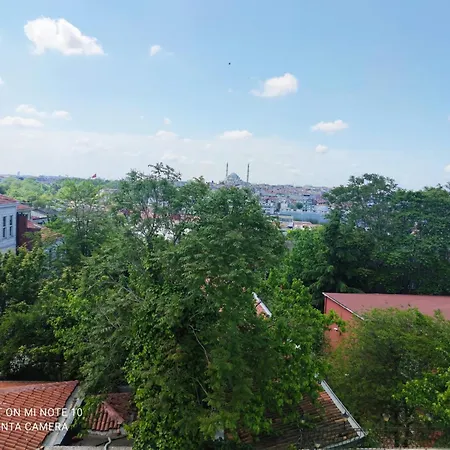 Hotel Solomon's Mansion