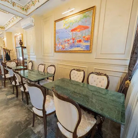 Hotel Solomon's Mansion 3*