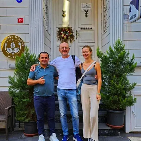 Solomon's Mansion Hotel